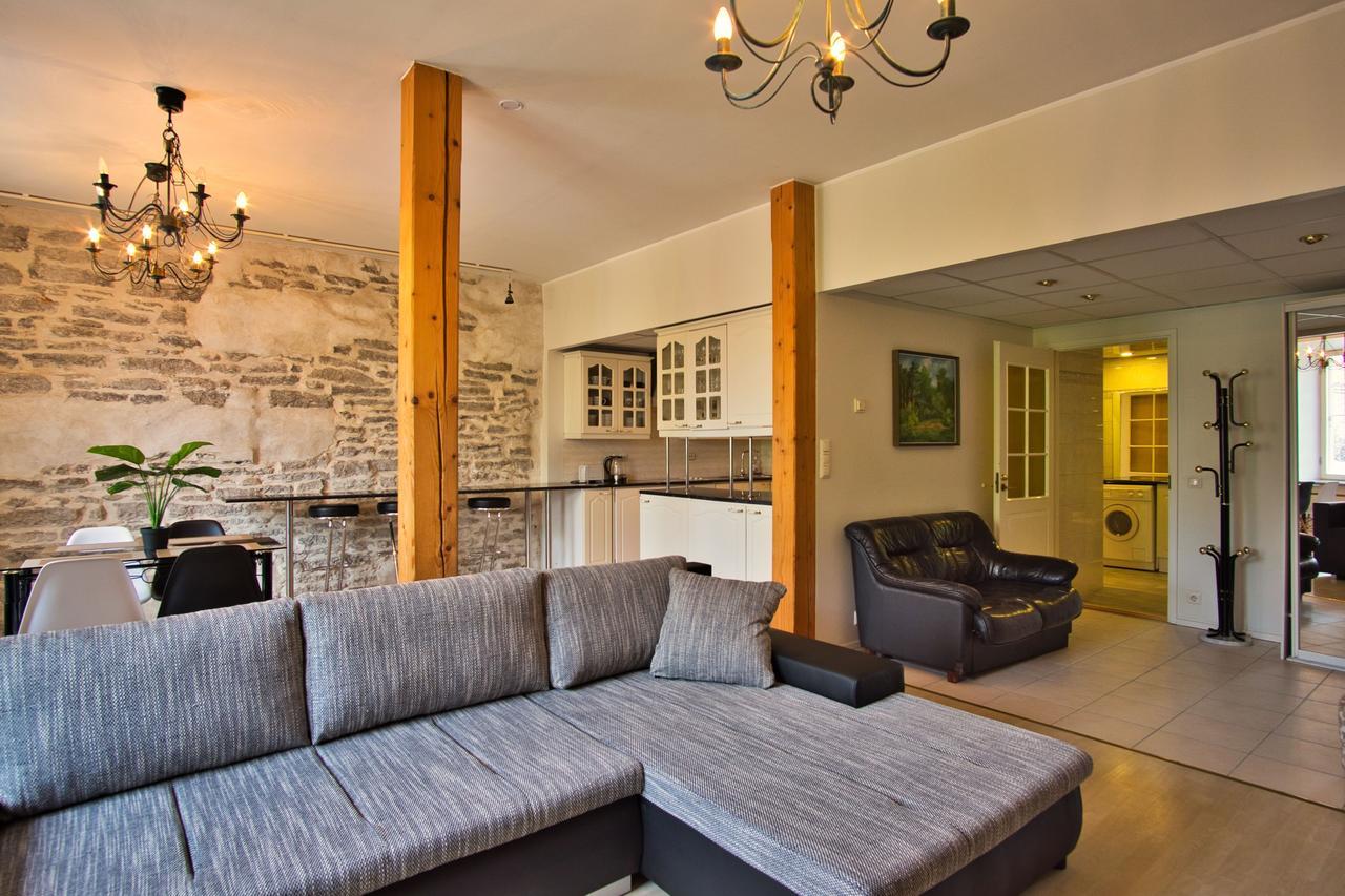 Dream Stay - Old Town Church View Apartment With Sauna Tallinn Exteriör bild