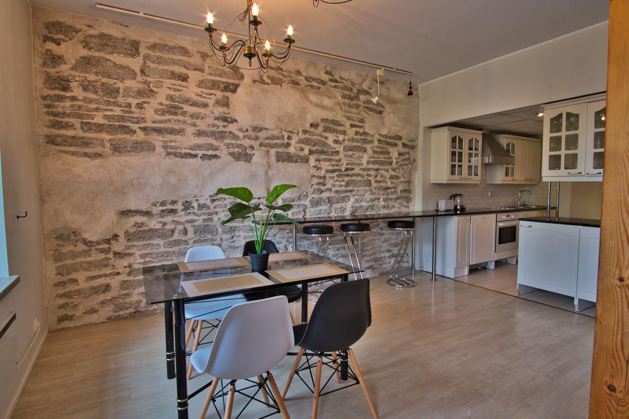 Dream Stay - Old Town Church View Apartment With Sauna Tallinn Exteriör bild